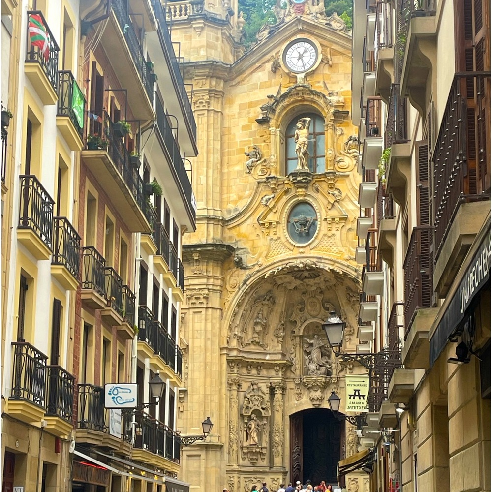 Meet your Posher, Iris